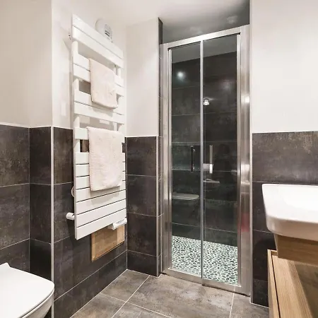 Chalet Magnifique 4 Pieces Avec Piscine, Jacuzzi, Et Cheminee A - Fr-1-314-133