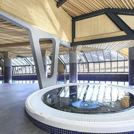 Magnifique 4 Pieces Avec Piscine, Jacuzzi, Et Cheminee A - Fr-1-314-133 Chalet